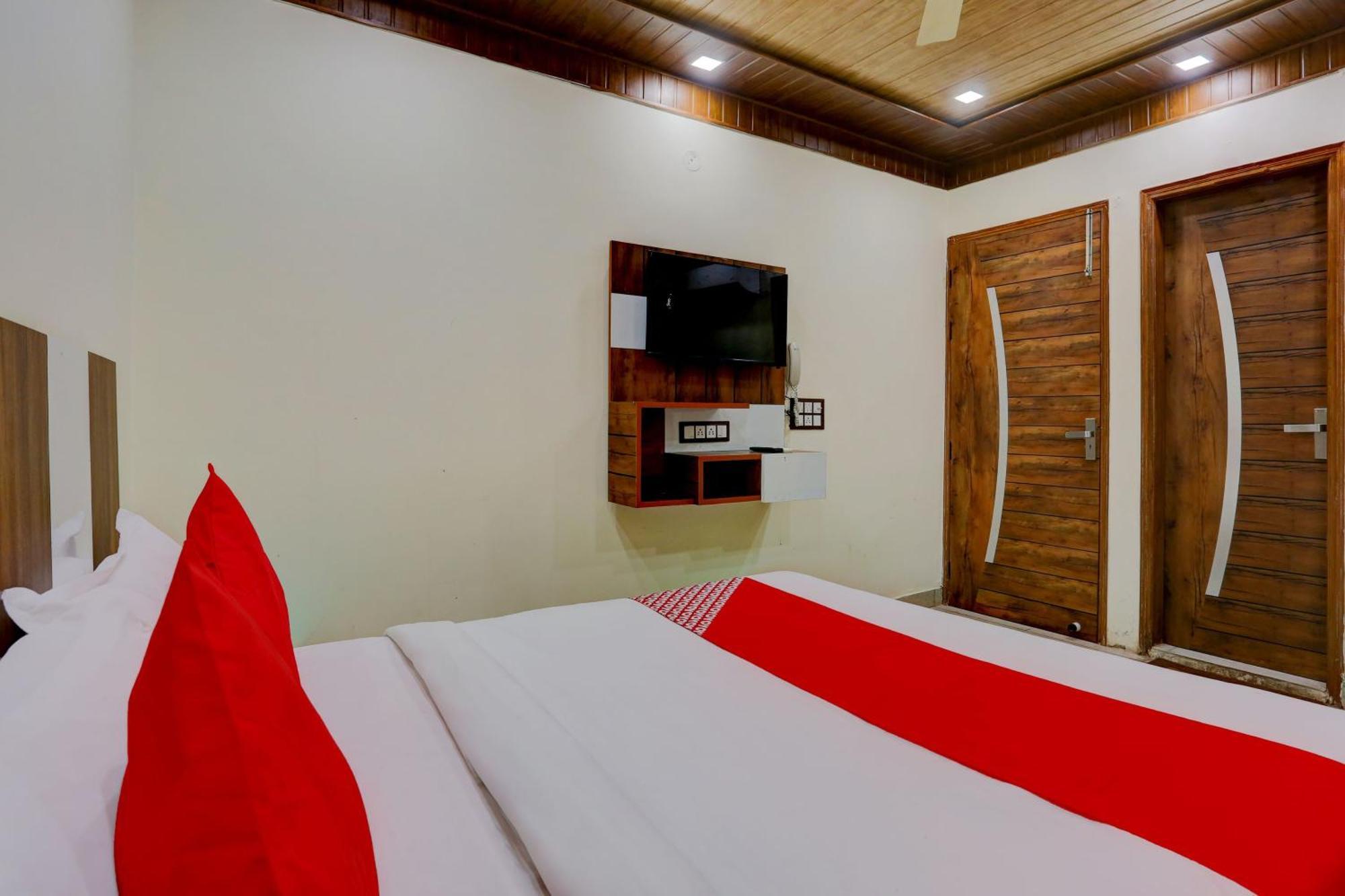 Hotel O Family Deluxe Нью-Делі Екстер'єр фото